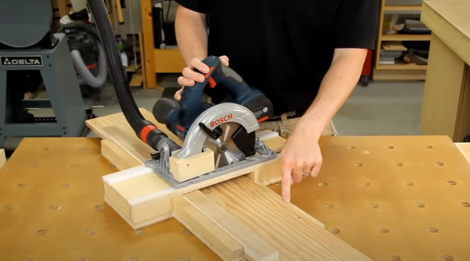 how to cut laminate flooring using circular saw blade