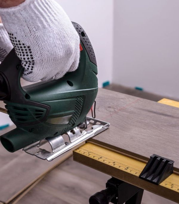 11 Safety Tips for Using Saws With Laminate Flooring